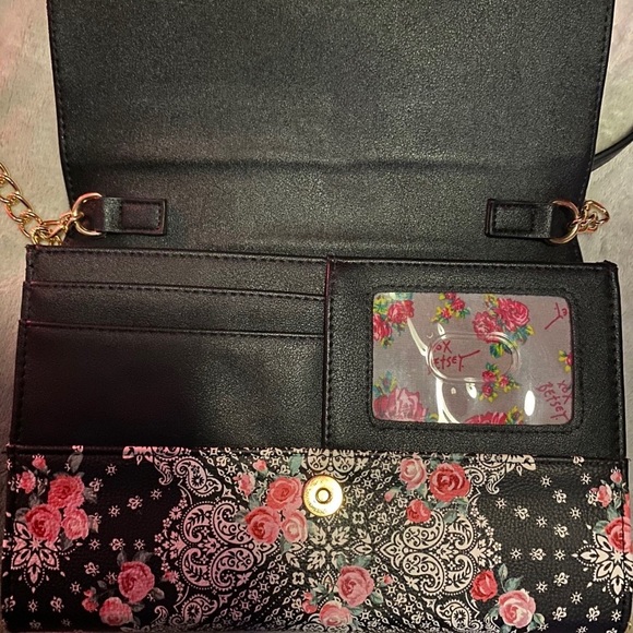 Betsey Johnson wallet on a chain - Picture 9 of 9